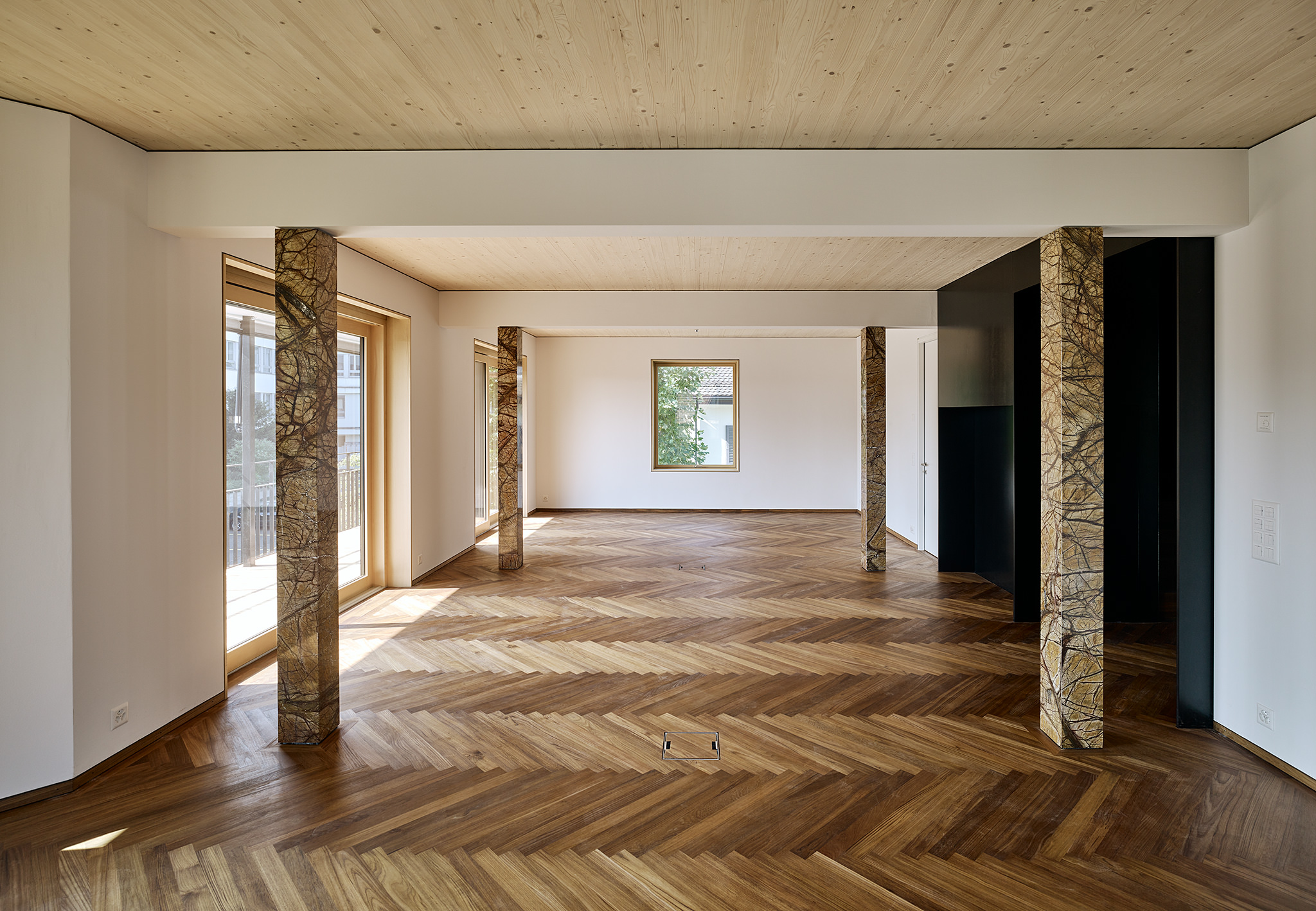 E16604 Alpa 058585p SCREEN